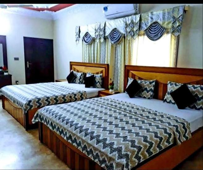 Galaxy Palace Near Millennium Mall Karachi Exteriör bild