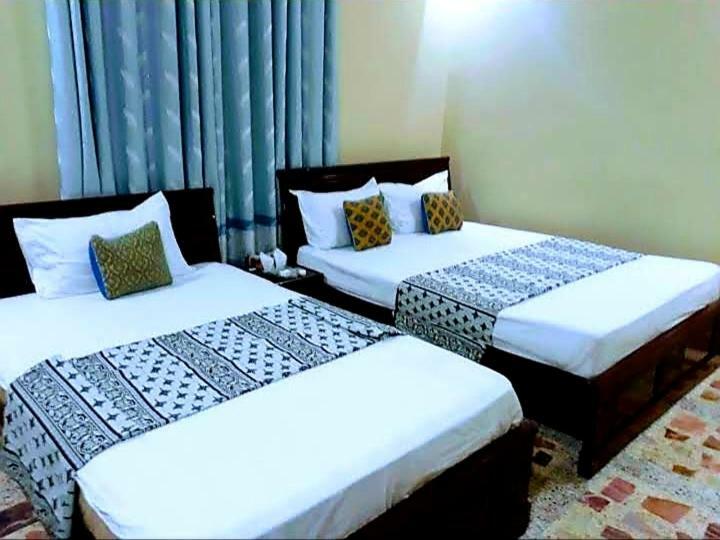 Galaxy Palace Near Millennium Mall Karachi Exteriör bild